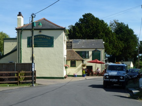 The Crown in Finglesham.    © Copyright Robin Webster and   licensed for reuse under this Creative Commons Licence.