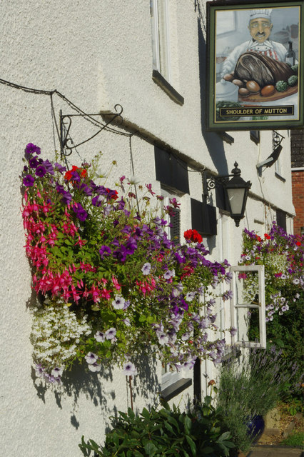 The Shoulder of Mutton in Grandborough.   © Copyright Stephen McKay and licensed for reuse under this Creative Commons Licence.